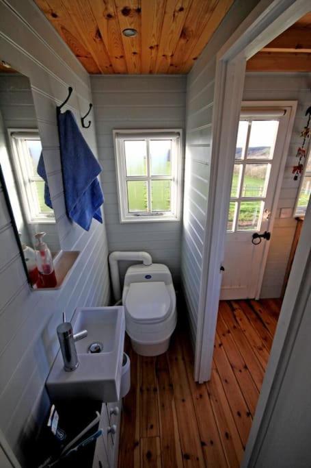 Tiny House On Isolated Farm By The Cornish Coast Villa Bude Bagian luar foto