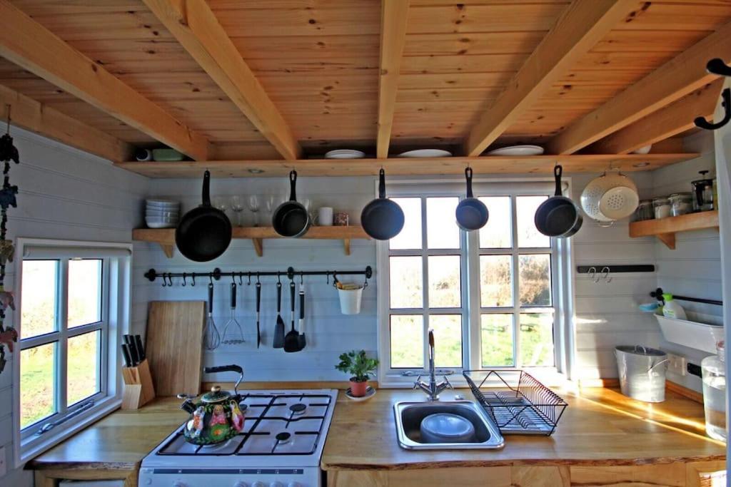 Tiny House On Isolated Farm By The Cornish Coast Villa Bude Bagian luar foto